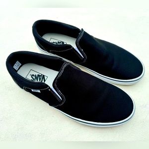 Vans Classic "Off the Wall" Black Slip-Ons Mens 10.5